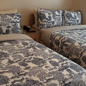 Luxury 3 Bedroom Flat 1min Walk From Underground, With Free Parking Sleeps X10 , Londres Royaume-Uni