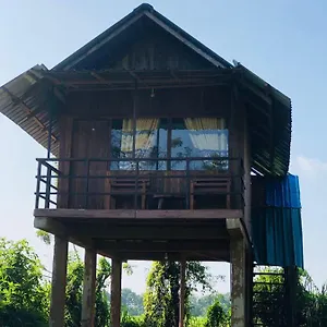 Paddy Field Hut , Sigirîya Sri Lanka